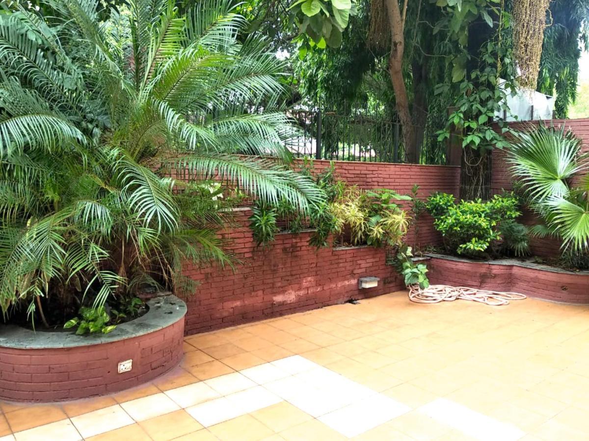 Red Brick Home By Earthaa Escapes New Delhi Eksteriør billede